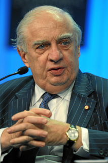 File source: http://commons.wikimedia.org/wiki/File:Peter-Sutherland-2011.jpg